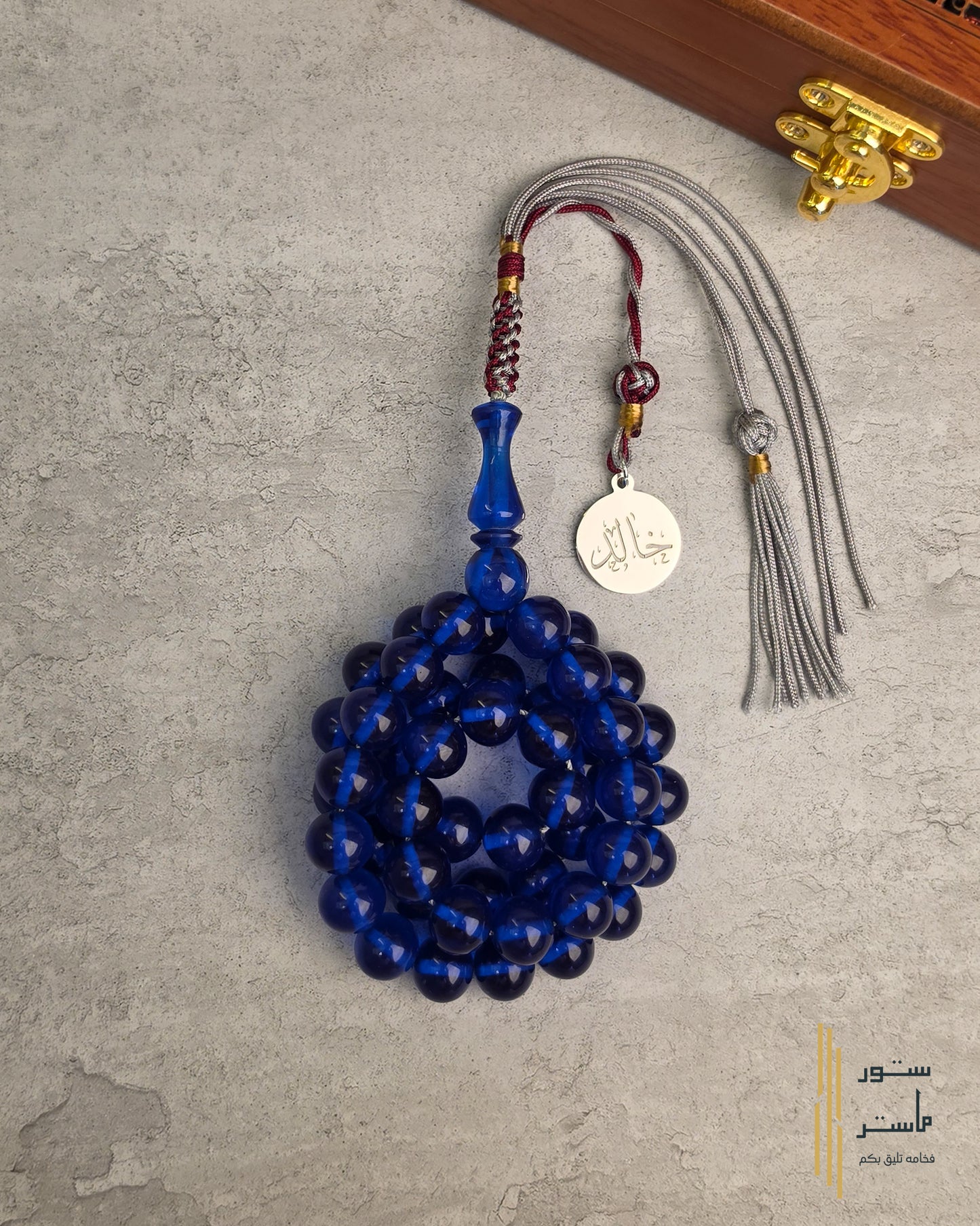 فاتوران ازرق انعكاس حربا