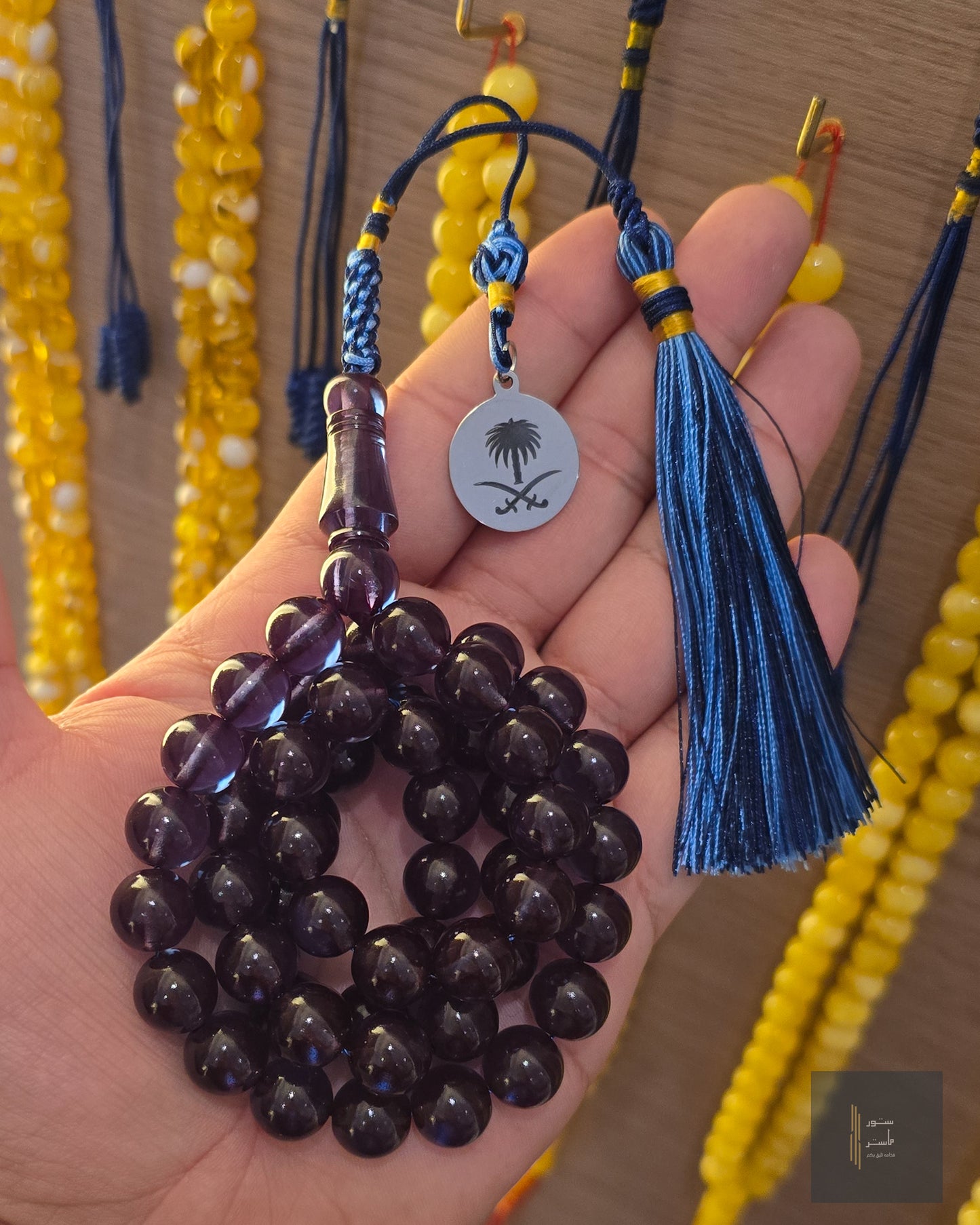 زعفراني حربا انعكاس ازرق شفاف