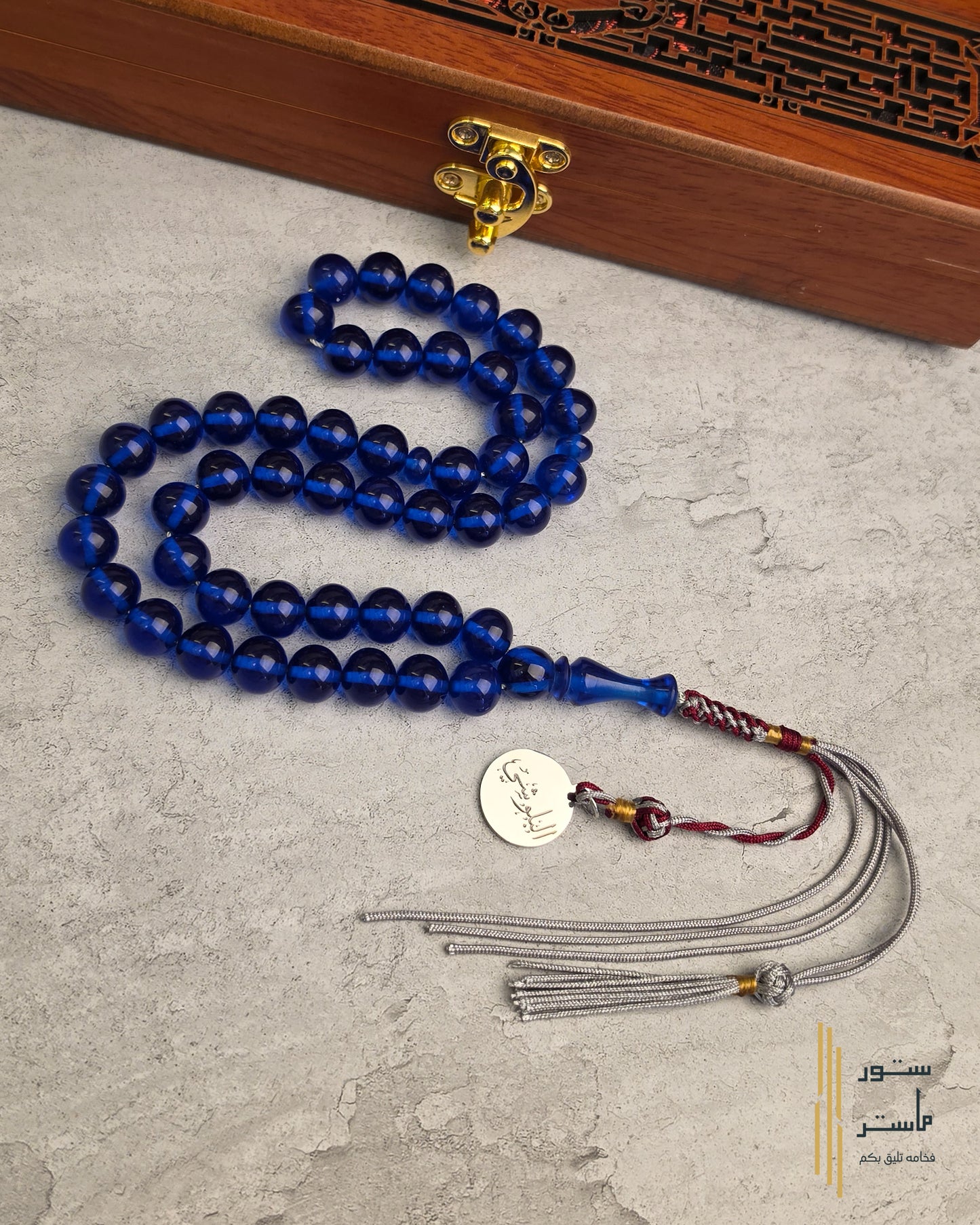 فاتوران ازرق انعكاس حربا