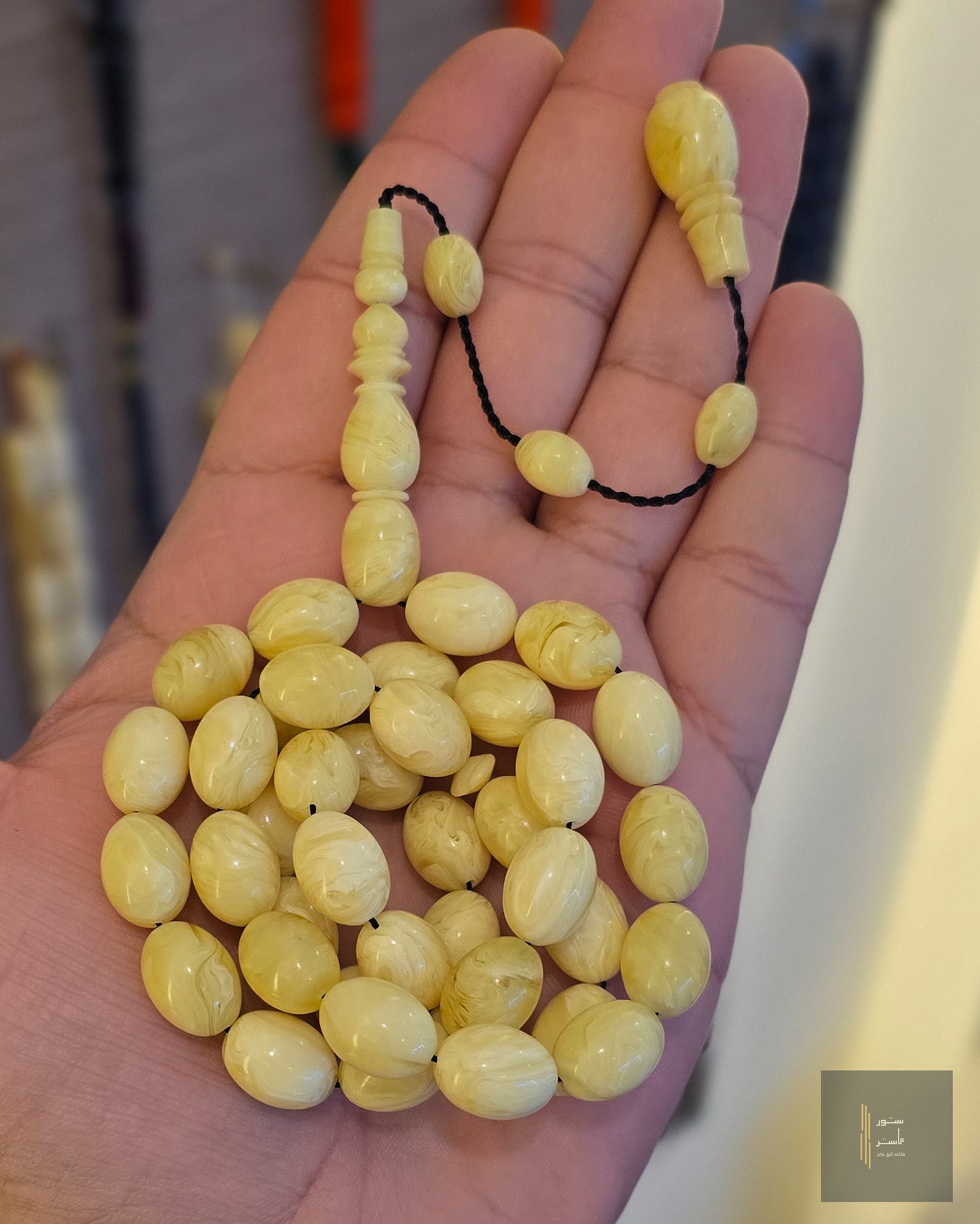 مستكه لون الكهرمان - تمليكه