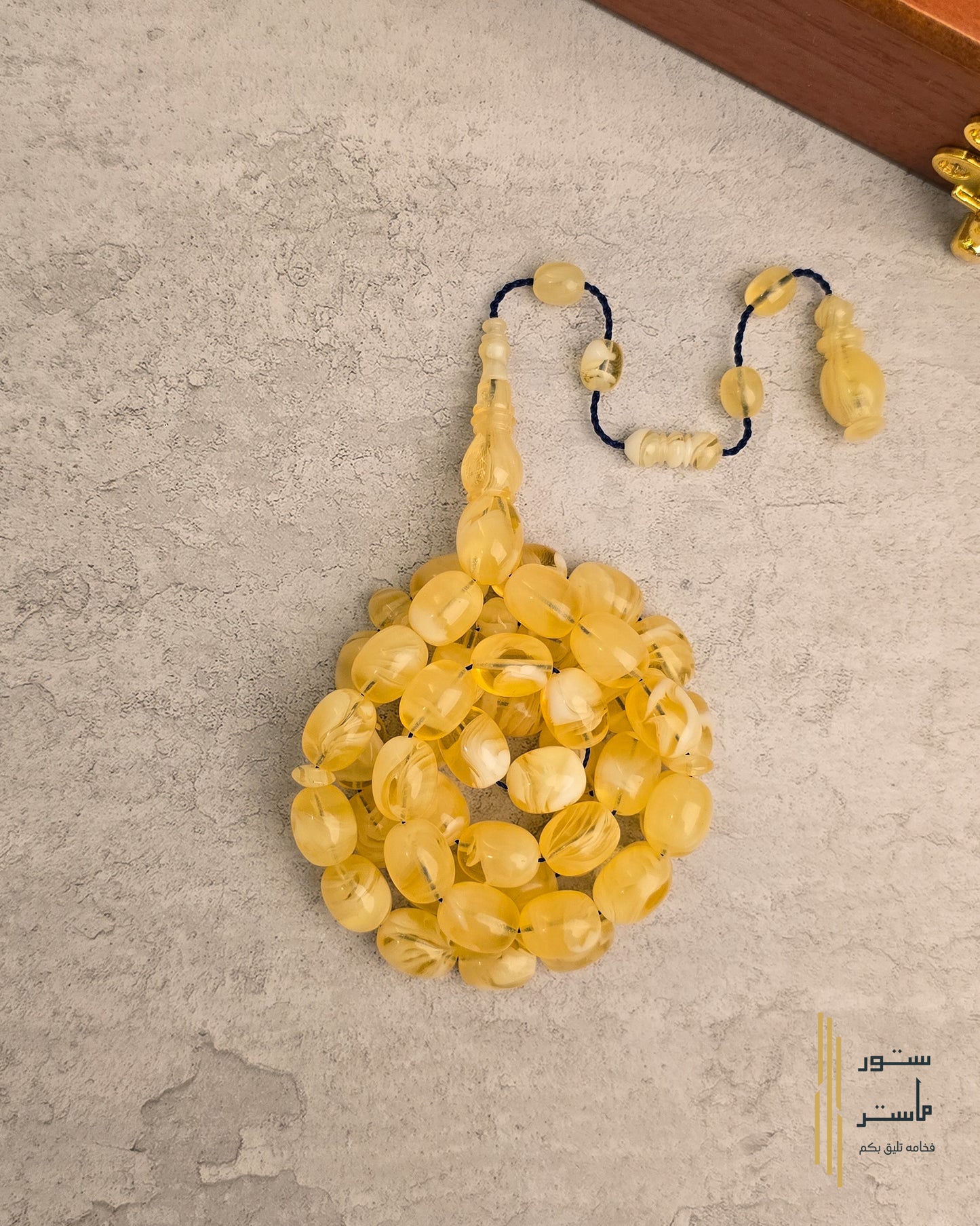 مستكه لون الكهرمان - تمليكه